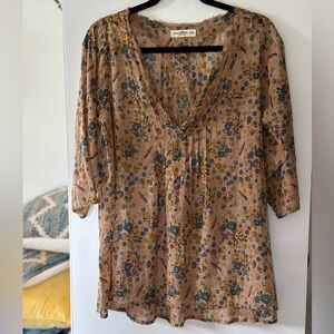 Natural Life floral boho top.  S/M. Tan floral.  Chest 40” Length 28”